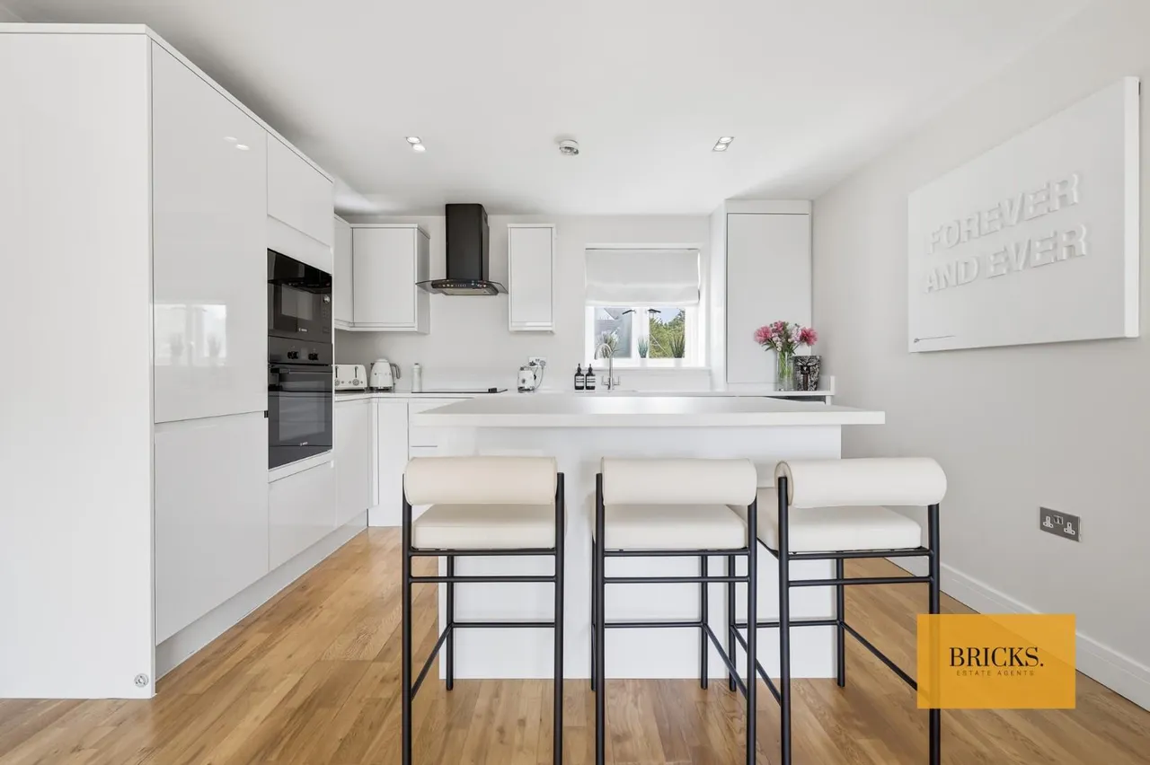 Epping New Road, Buckhurst Hill, IG9 5JT, photo 6
