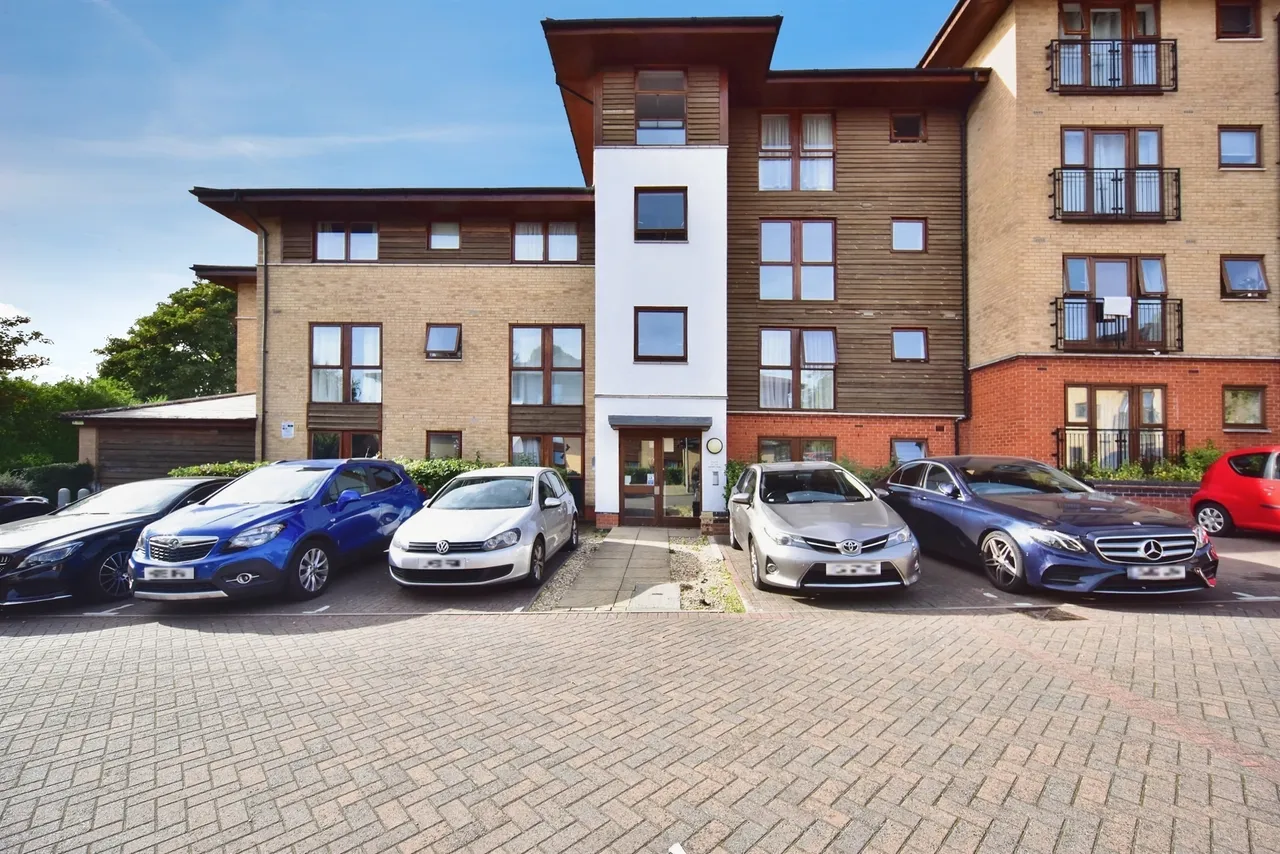 2 bed flat for sale, Coral Park, Maidstone, ME14