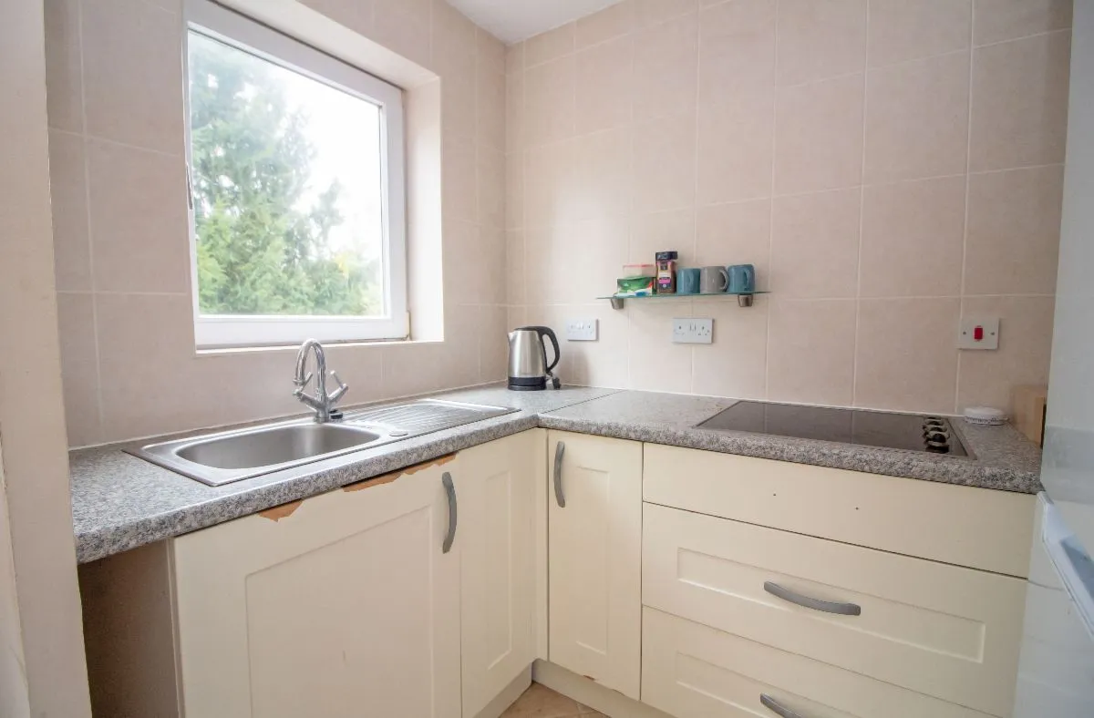 Hulbert Road, Waterlooville, PO7 7JY, photo 2