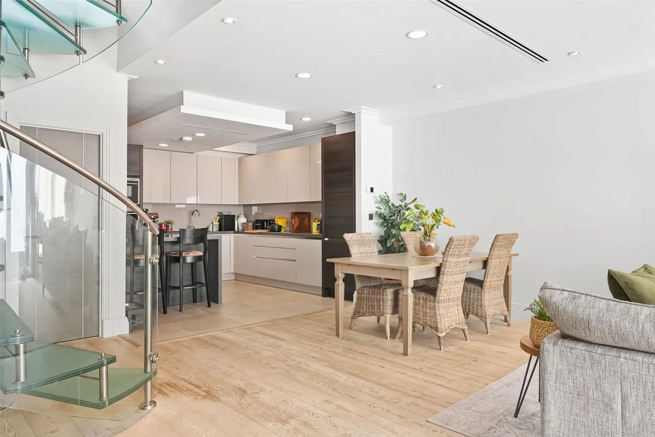 Globe House Central, 1 Chertsey Road, TW1 1LJ, photo 4