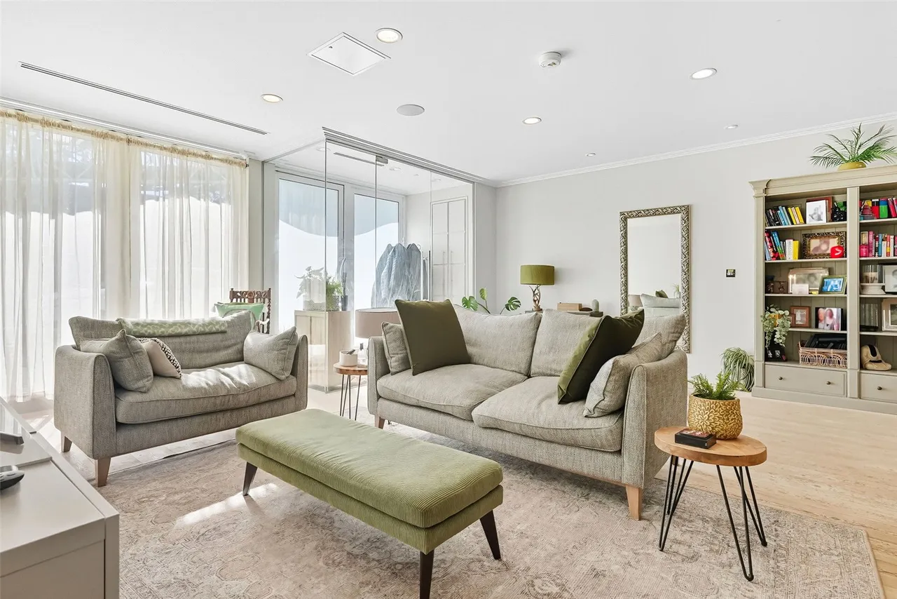 Globe House Central, 1 Chertsey Road, TW1 1LJ, photo 5