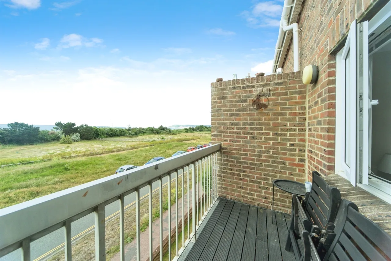 Blakes Way, Eastbourne, photo 2