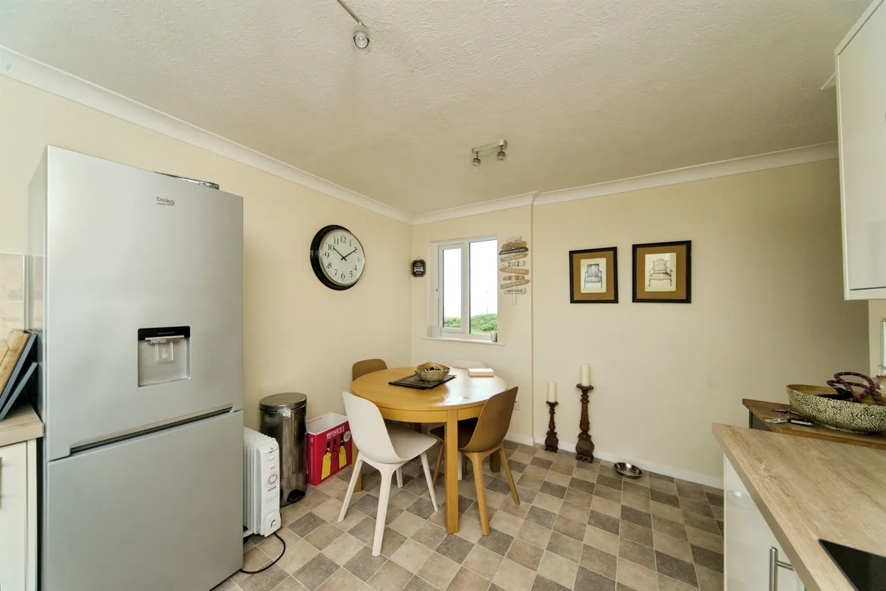 Blakes Way, Eastbourne, photo 11