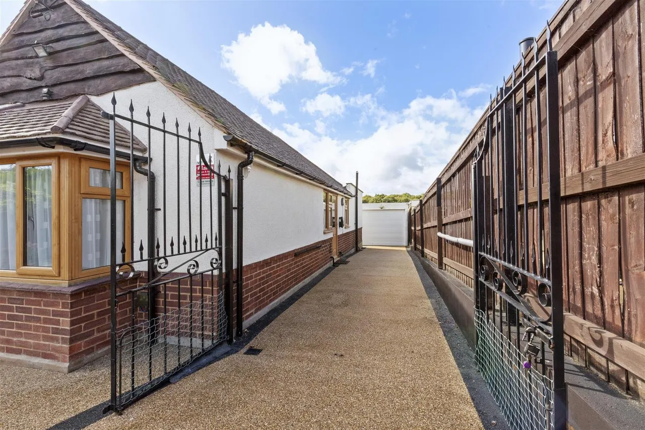 Inkerman Drive, Hazlemere, HP15, photo 2