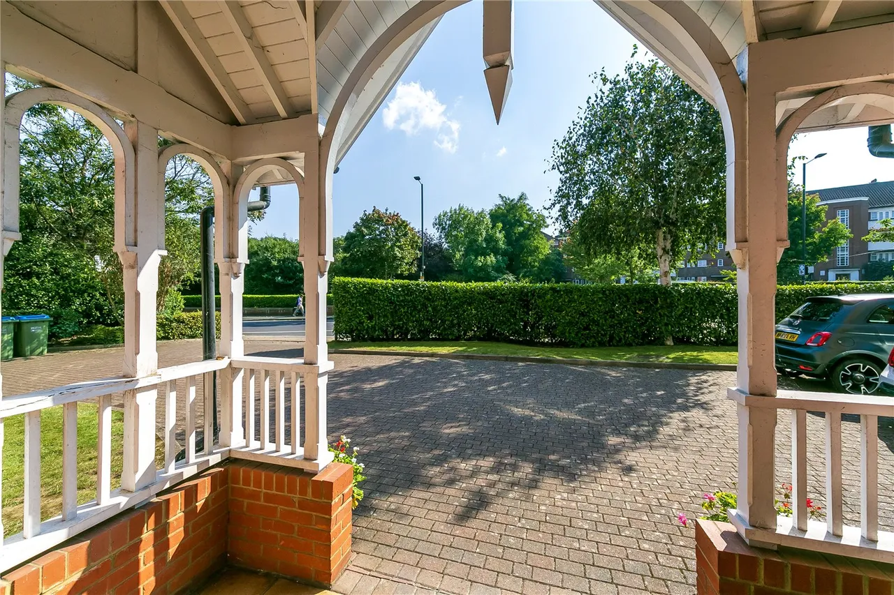 2 bed flat for sale, Sheen Road, Richmond, TW10