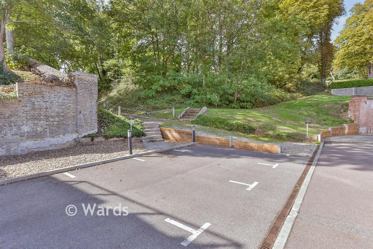 Upnor Road, Lower Upnor, ME2, photo 12