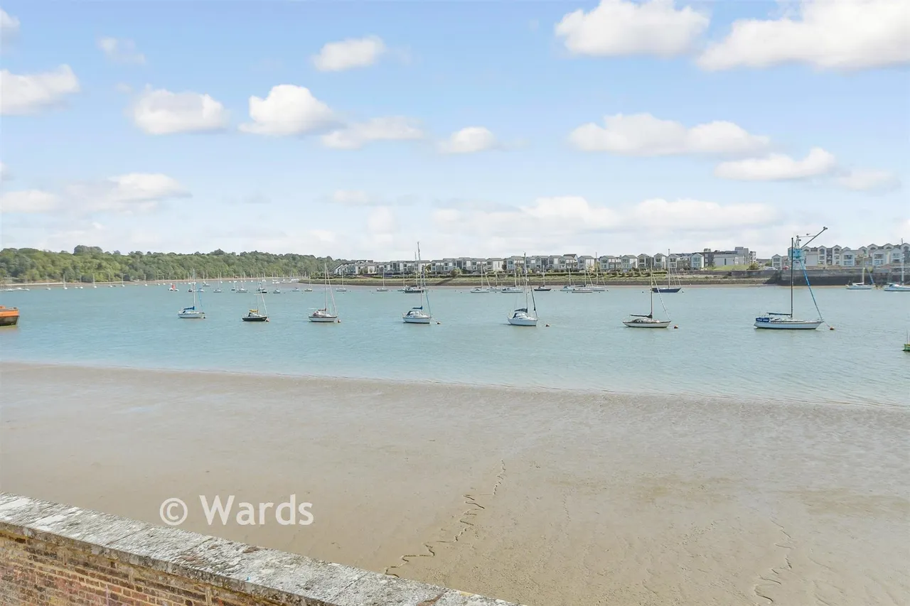 Upnor Road, Lower Upnor, ME2, photo 13