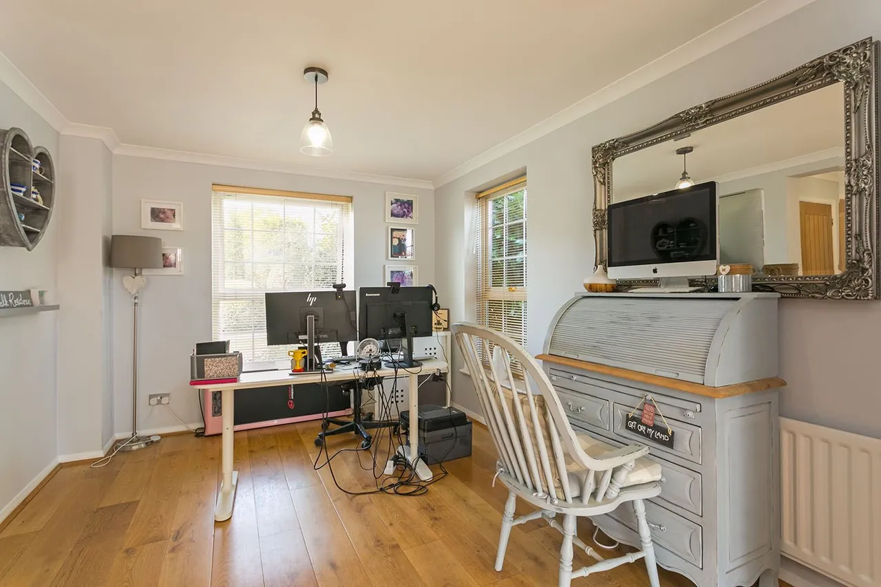 Cranbrook Drive, Maidenhead, Berkshire, photo 14