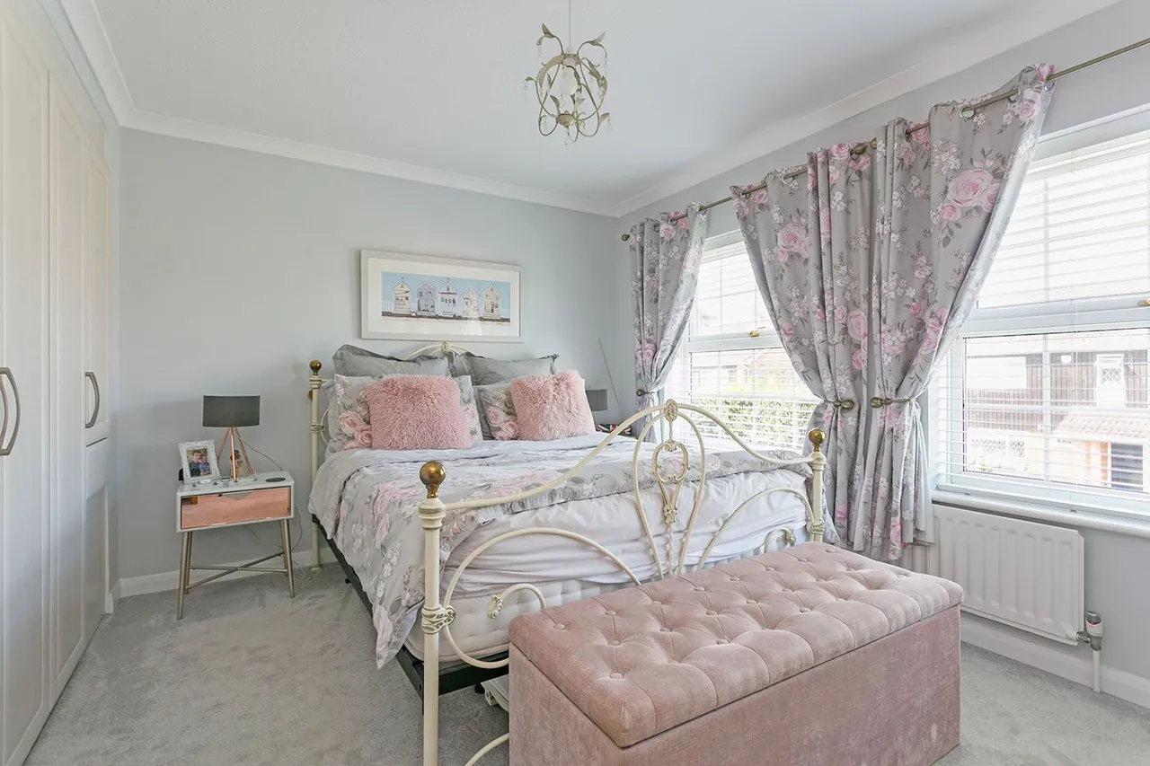 Cranbrook Drive, Maidenhead, Berkshire, photo 19