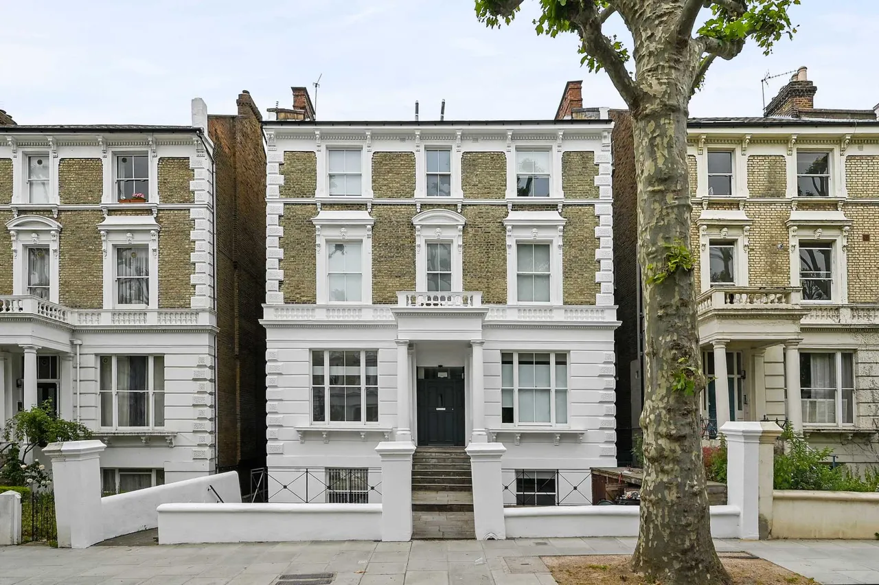 1 bed flat to rent, Bassett Road, Ladbroke Grove, W10