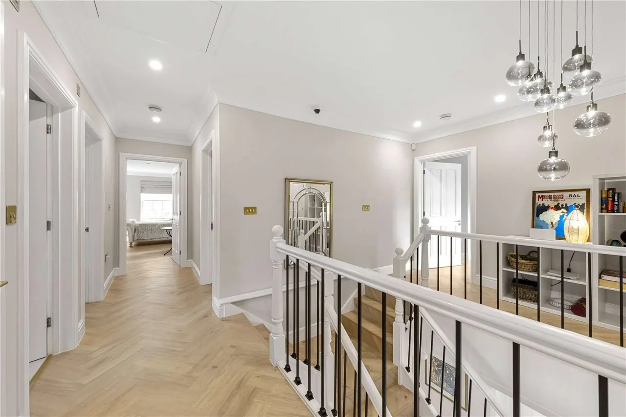 Gorse Lane, Chobham, GU24, photo 14