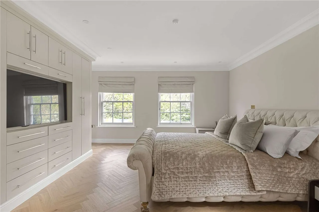 Gorse Lane, Chobham, GU24, photo 10