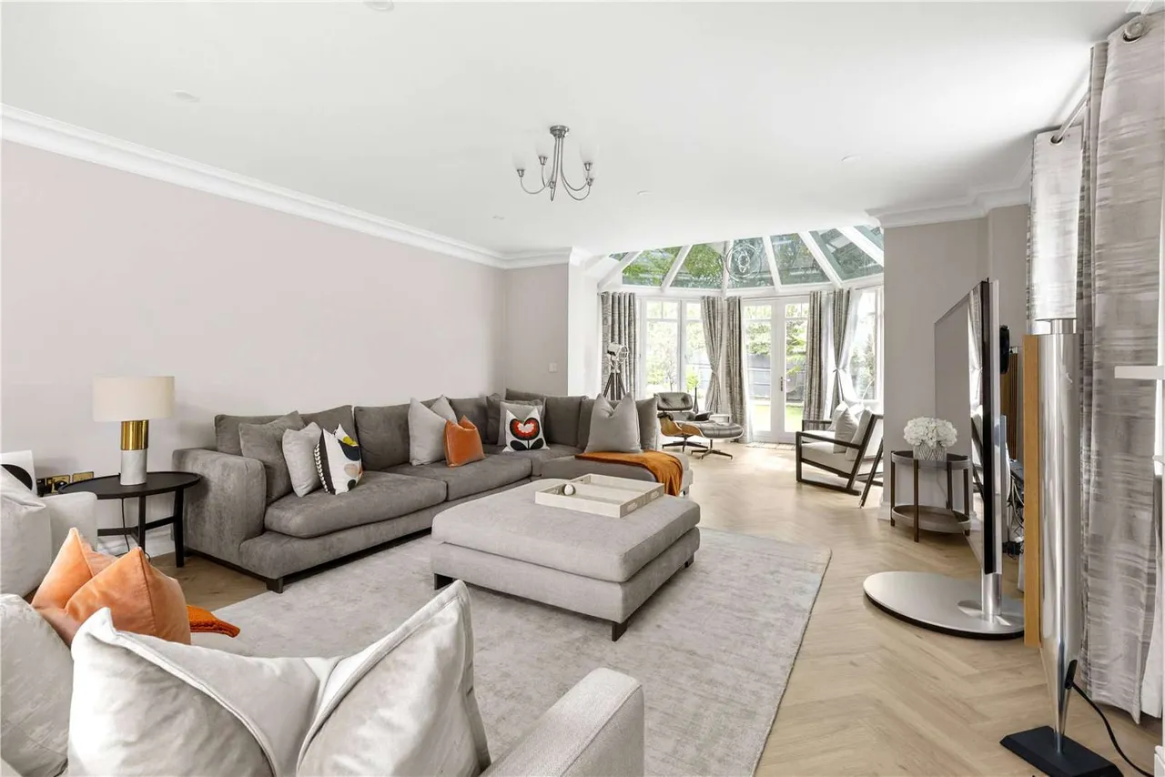 Gorse Lane, Chobham, GU24, photo 6