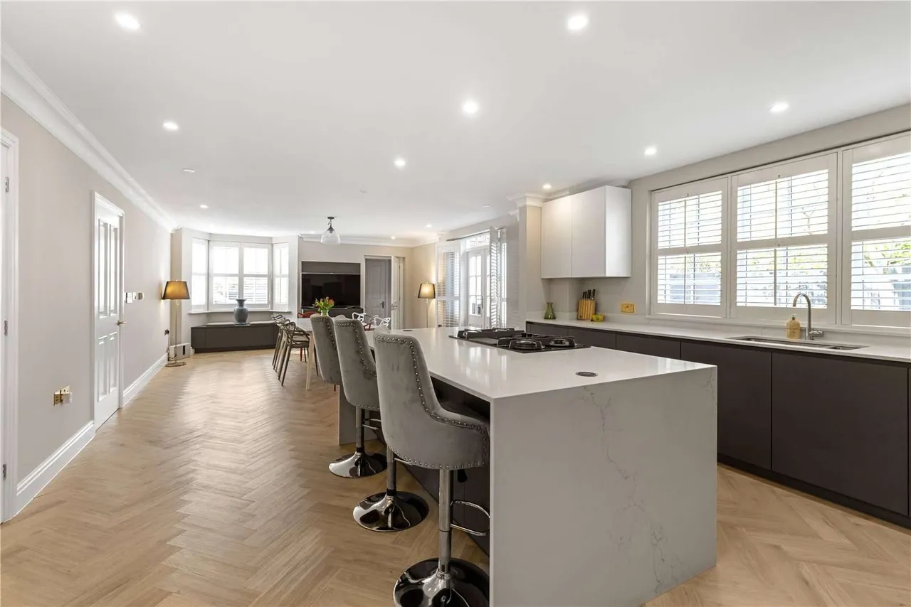 Gorse Lane, Chobham, GU24, photo 5