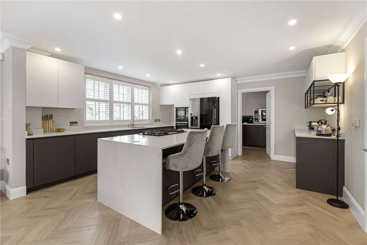 Gorse Lane, Chobham, GU24, photo 3