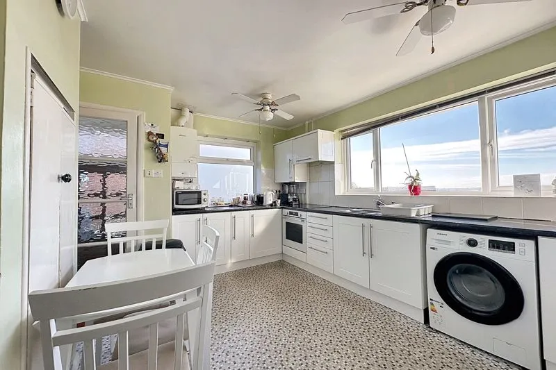 Ditchling Crescent, Brighton BN1 8GD, photo 7
