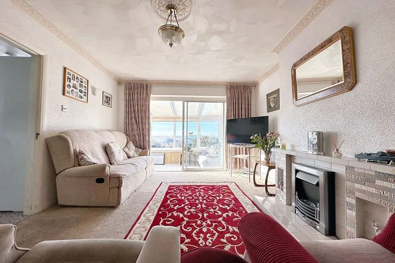 Ditchling Crescent, Brighton BN1 8GD, photo 3