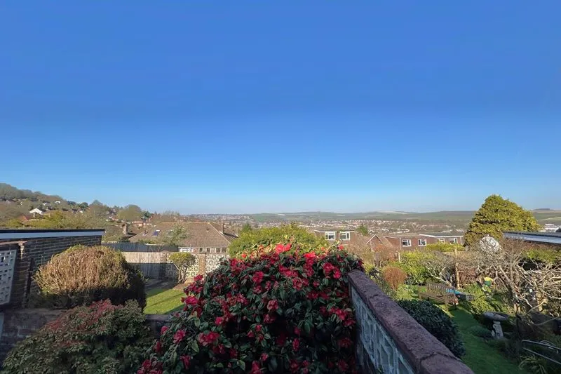 Ditchling Crescent, Brighton BN1 8GD, photo 2