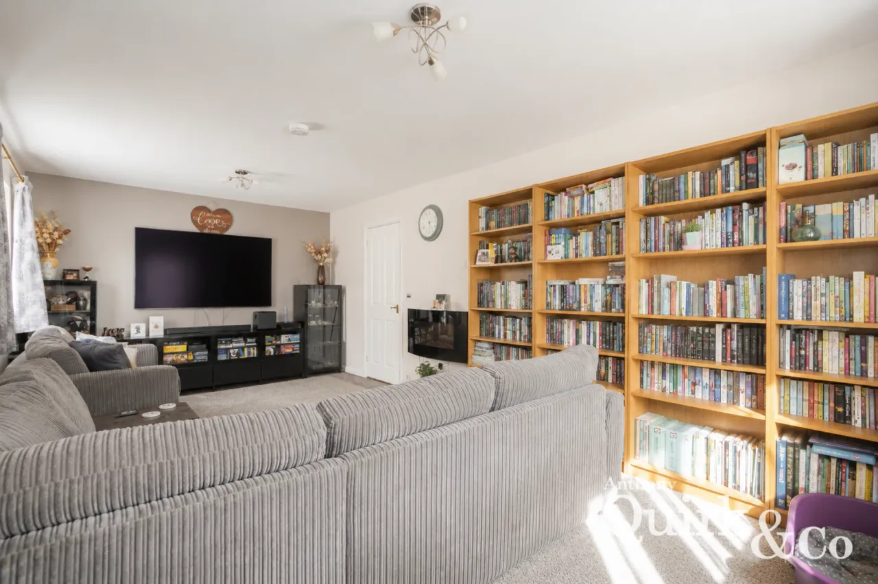 Coker Road, Canvey Island, SS8, photo 5