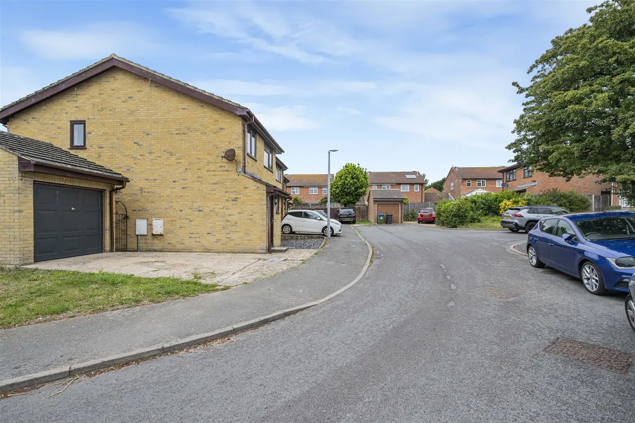 Canada Close, Telscombe Cliffs, photo 16