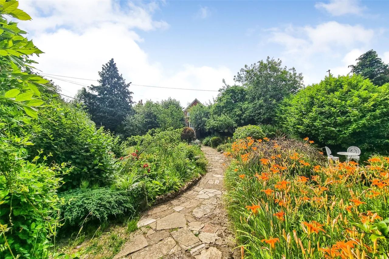 Ash Street, Ash, Guildford, Surrey, GU12 6LF, photo 24