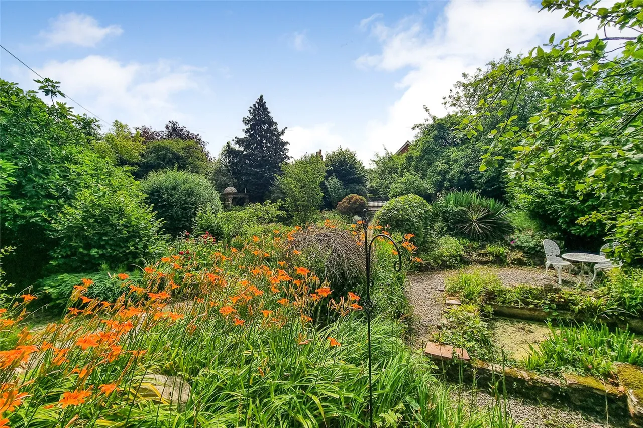 Ash Street, Ash, Guildford, Surrey, GU12 6LF, photo 11