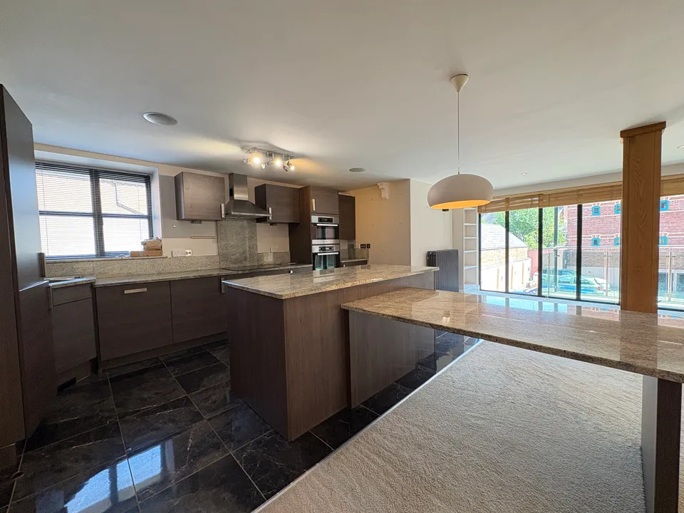 Apartment with Cathedral Views, Riverview Court, Hereford, photo 36