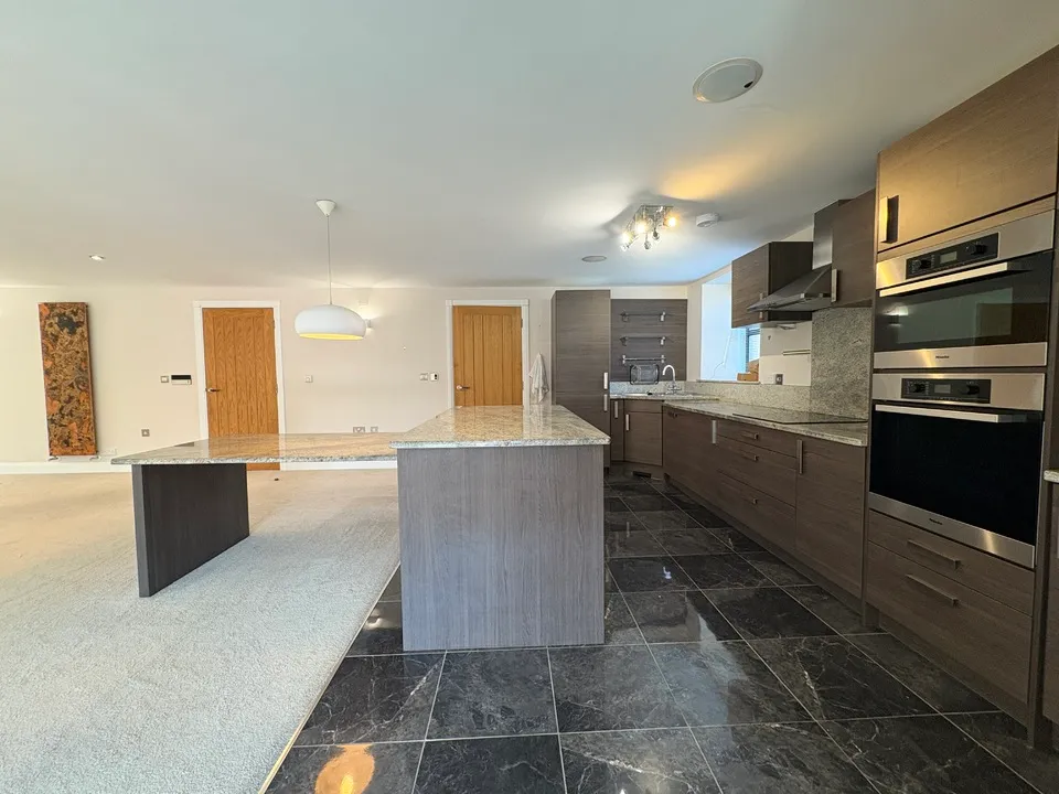 Apartment with Cathedral Views, Riverview Court, Hereford, photo 32