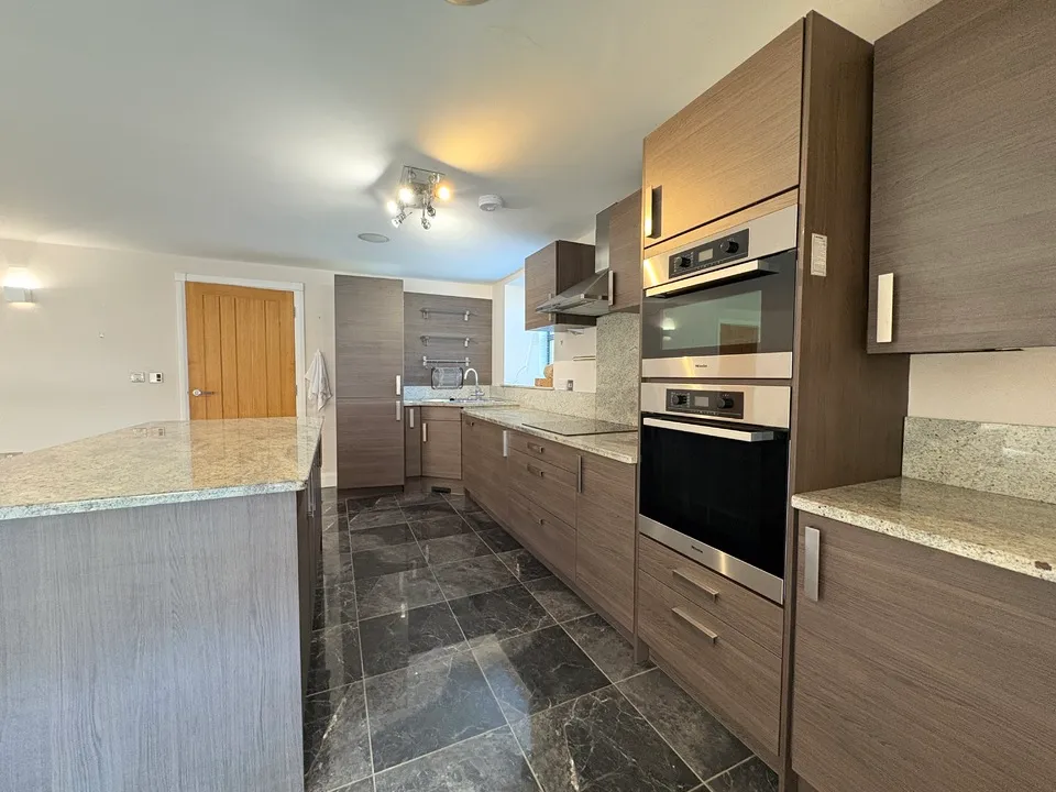 Apartment with Cathedral Views, Riverview Court, Hereford, photo 6