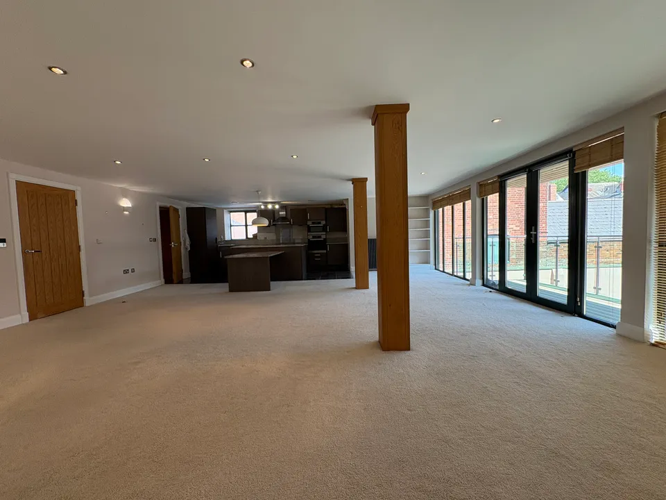 Apartment with Cathedral Views, Riverview Court, Hereford, photo 25