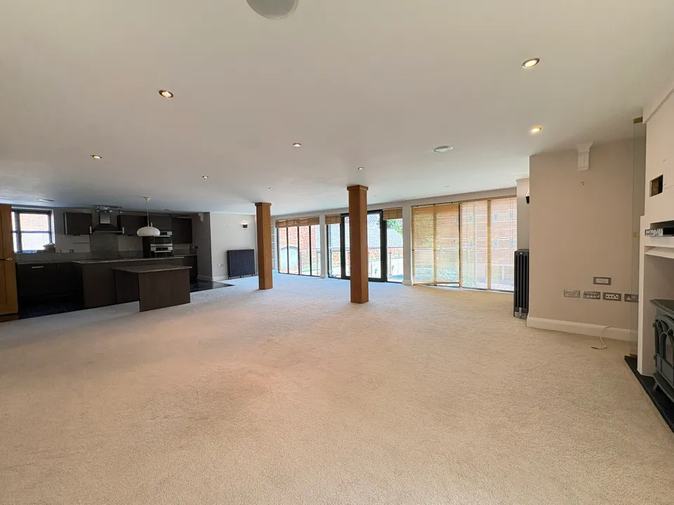 Apartment with Cathedral Views, Riverview Court, Hereford, photo 21