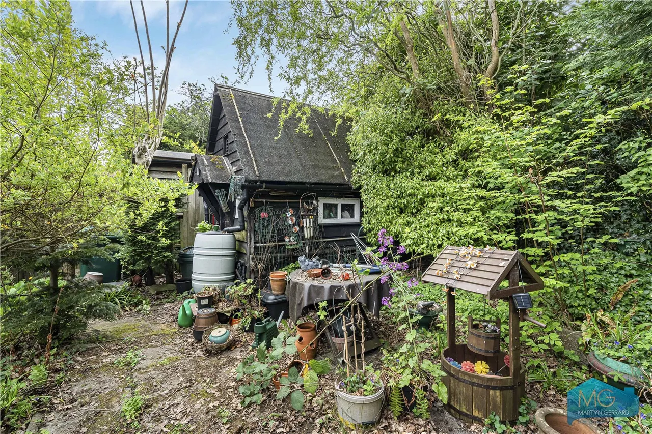 Lyndhurst Gardens, London, N3, photo 10
