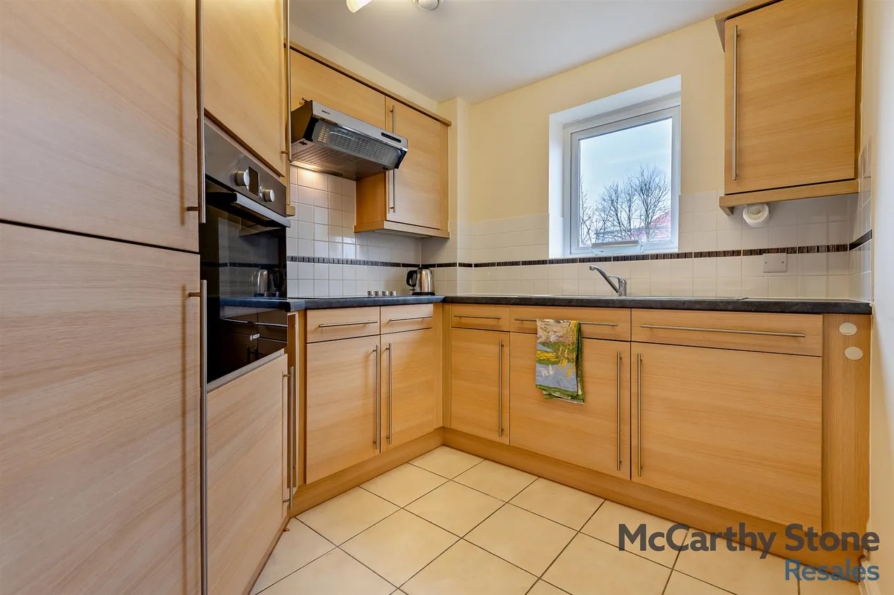 Avenue Road, Lymington, SO41, photo 6