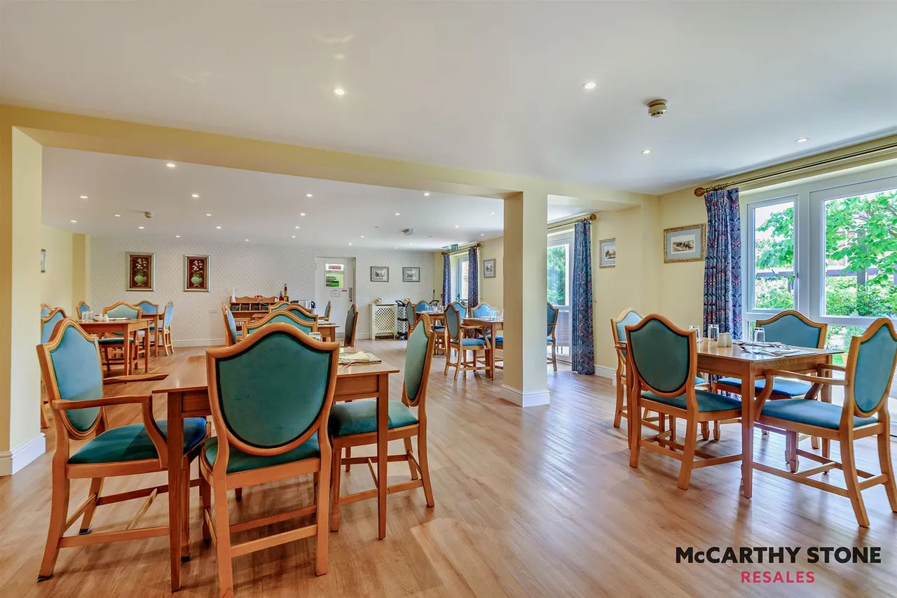 Avenue Road, Lymington, SO41, photo 16