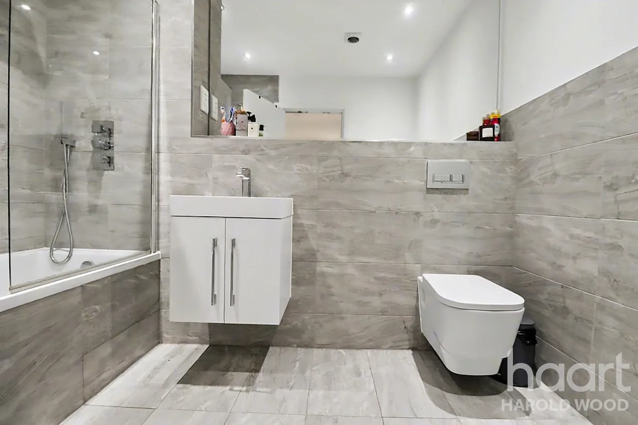Hubert Road, Brentwood, CM14, photo 9