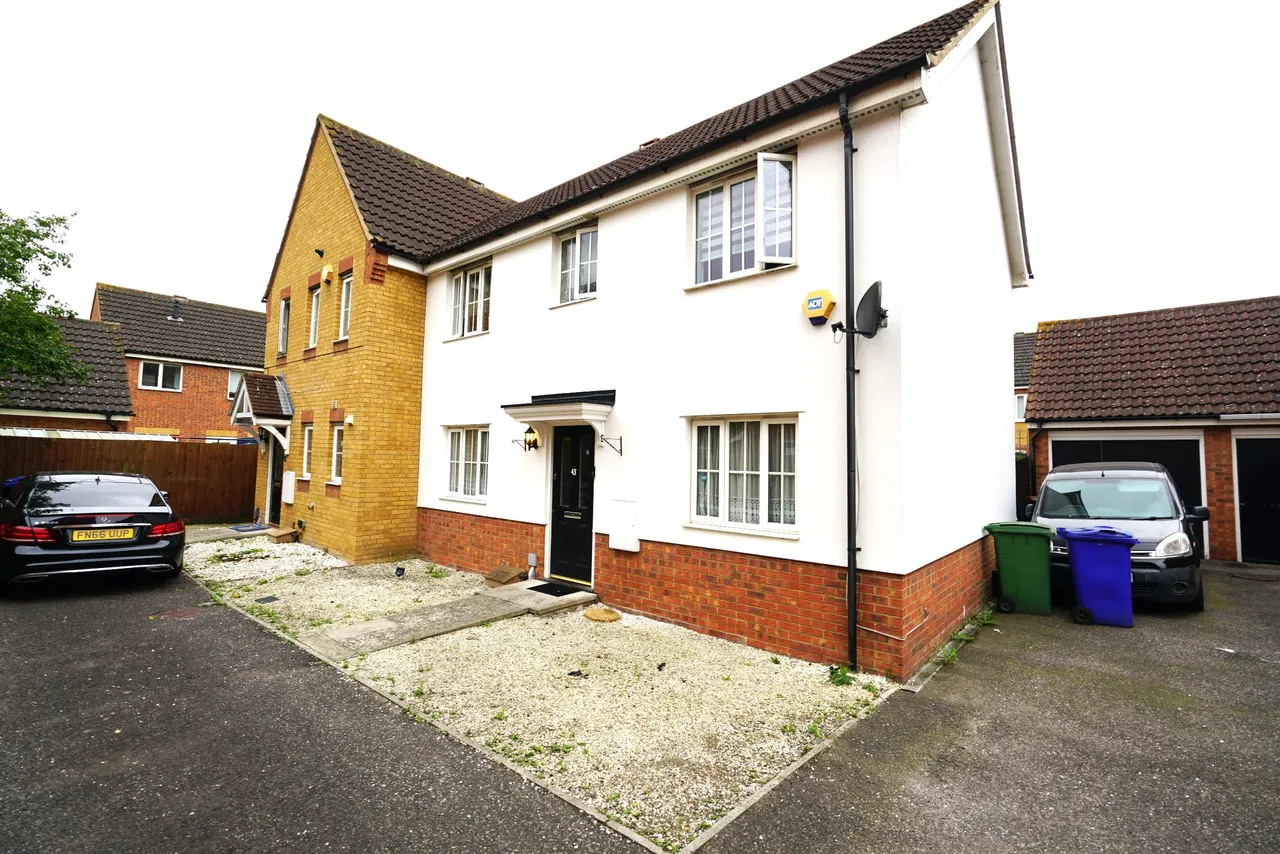 3 bed house for sale — Hodges Close, Grays, Essex, RM16 6EN