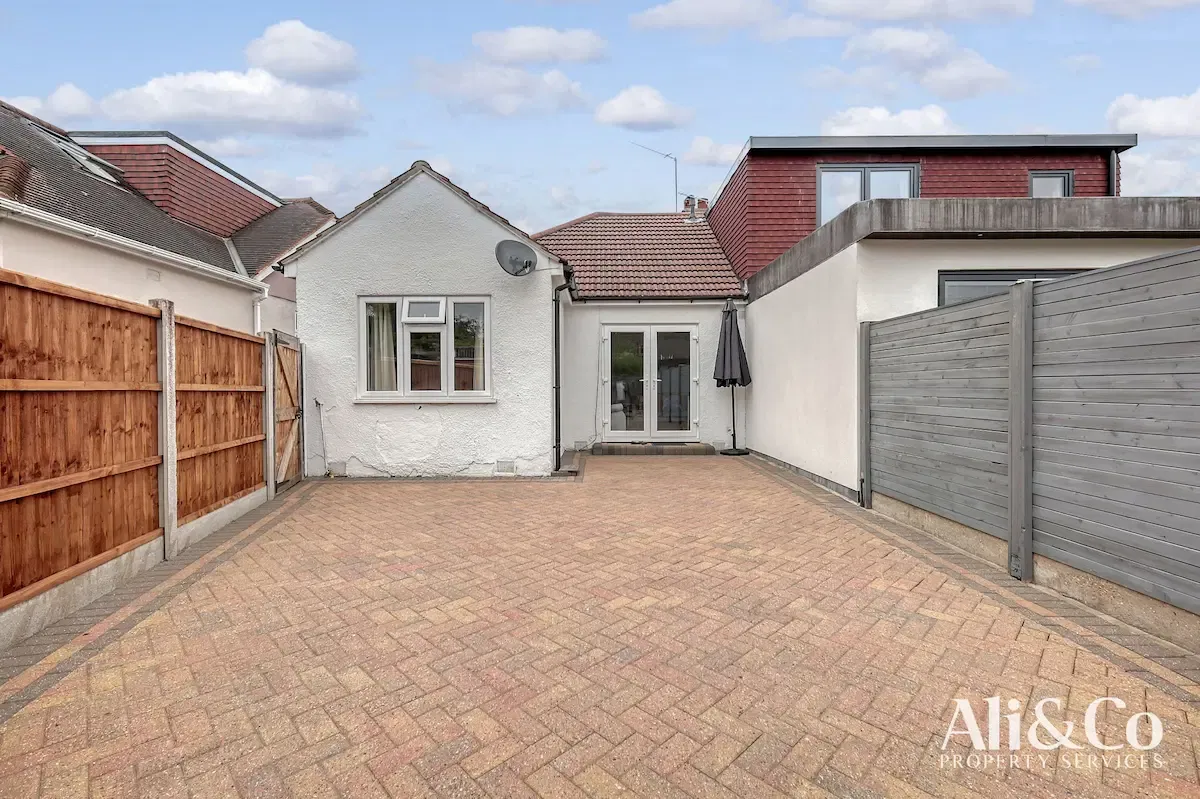 Howard Road, Upminster, photo 14