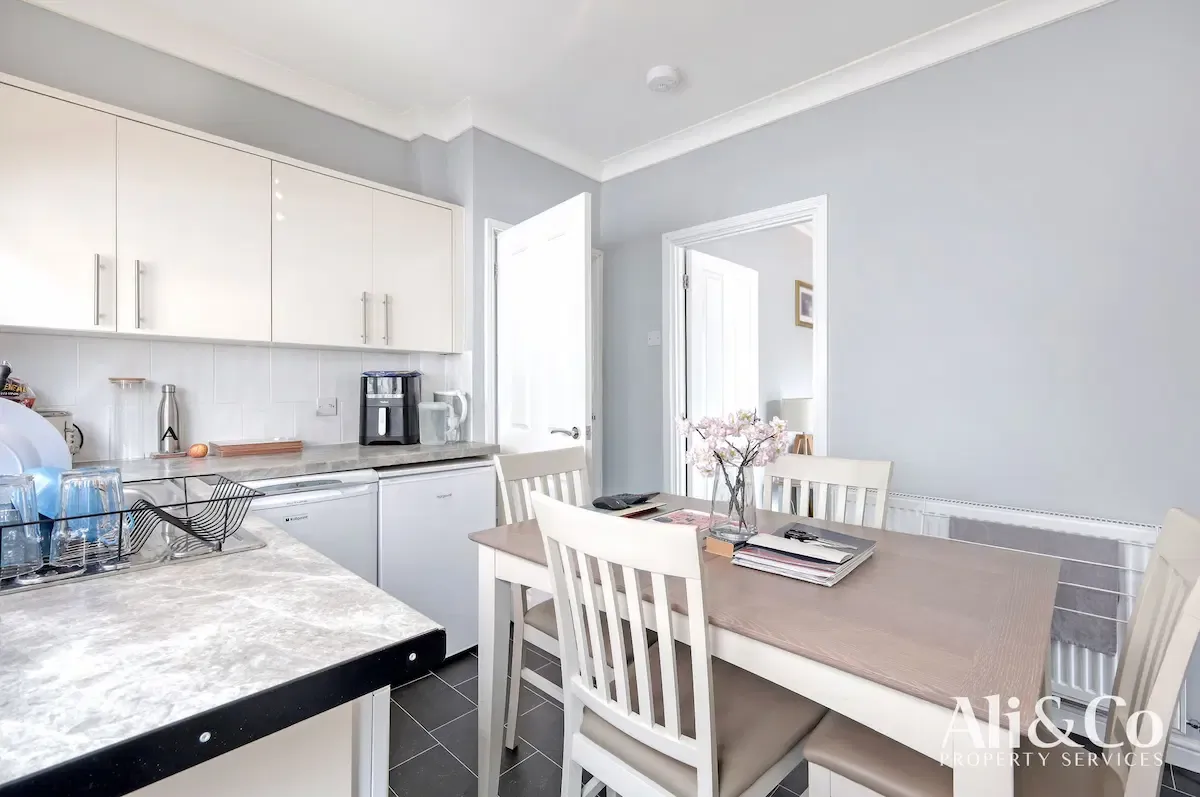Howard Road, Upminster, photo 8