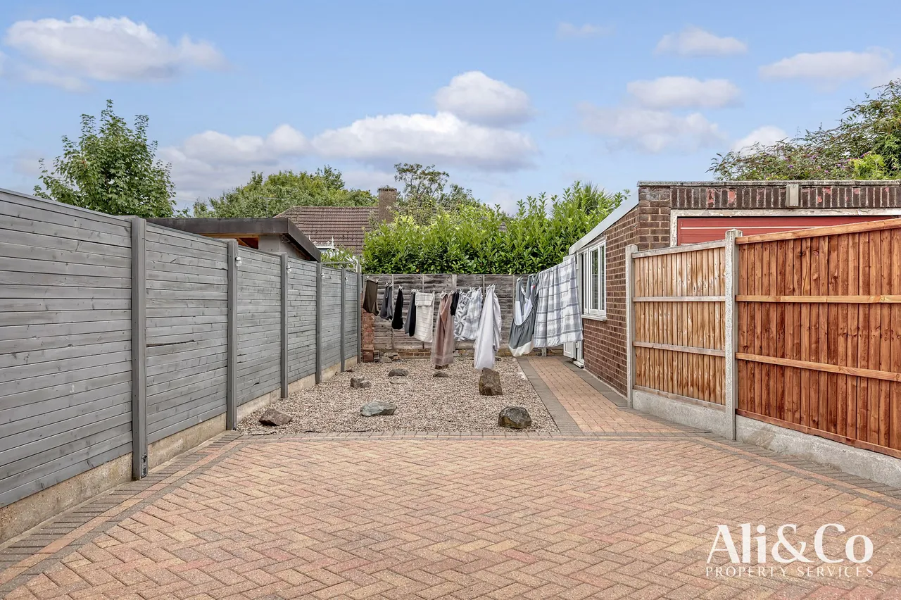 Howard Road, Upminster, Essex, RM14 2UU, photo 16