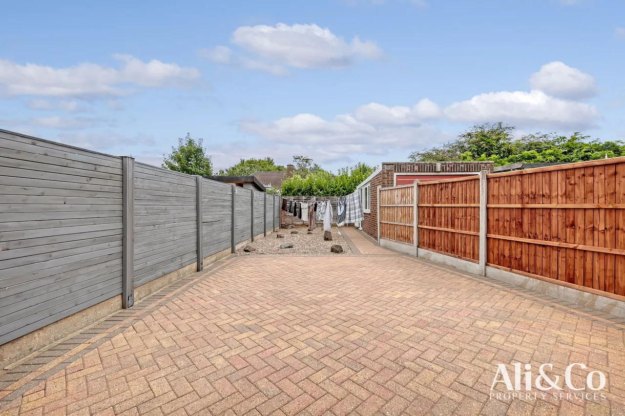 Howard Road, Upminster, Essex, RM14 2UU, photo 15