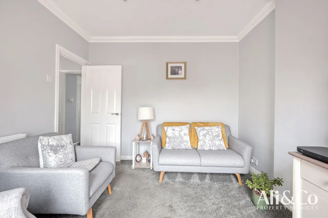 Howard Road, Upminster, Essex, RM14 2UU, photo 4