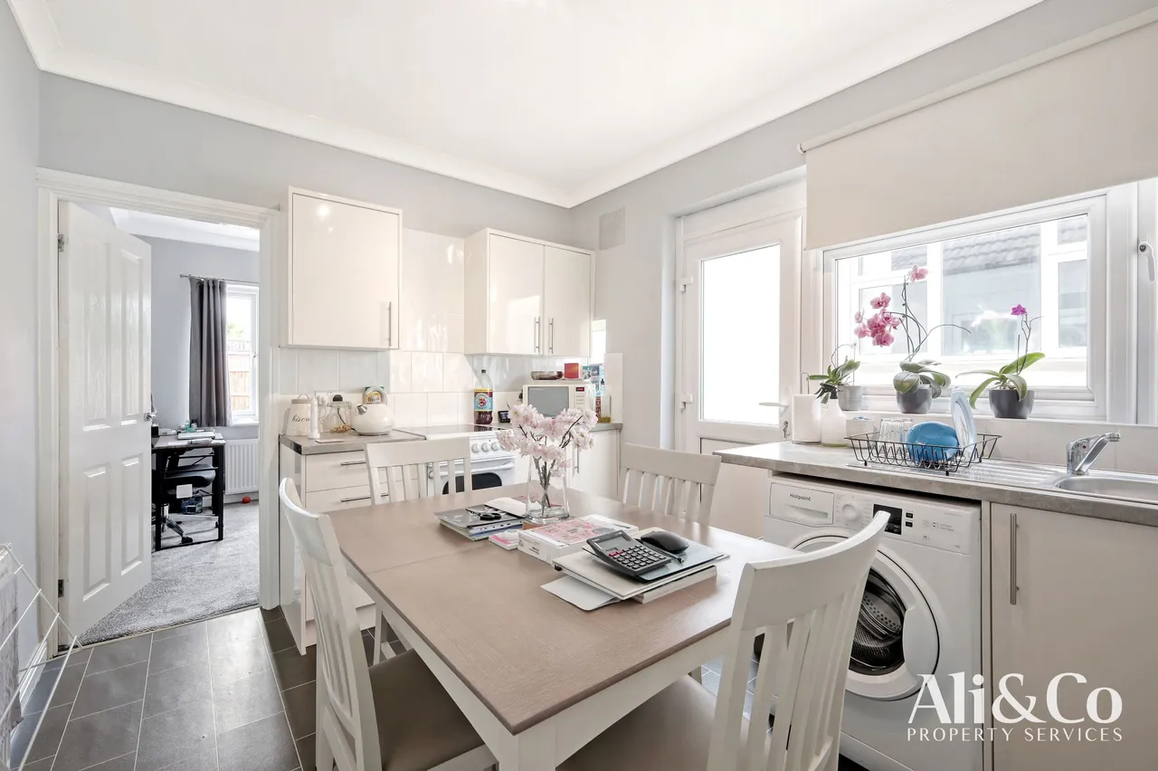 Howard Road, Upminster, Essex, RM14 2UU, photo 7