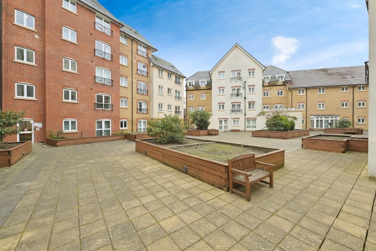 2 bed flat for sale — Broad Street, Northampton