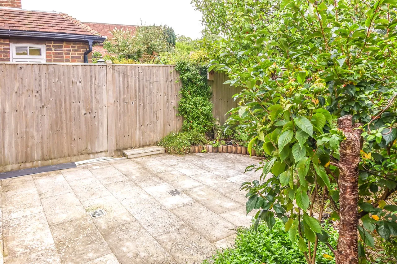 High Street, Burwash, TN19, photo 19