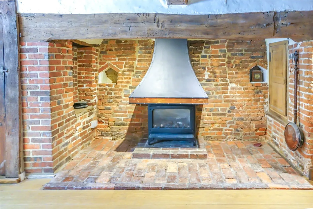 High Street, Burwash, TN19, photo 3