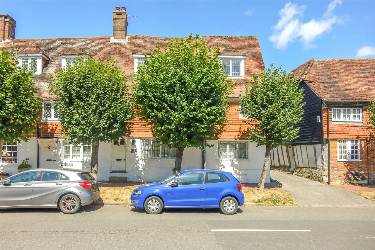 4 bed flat for sale, High Street, Burwash, TN19