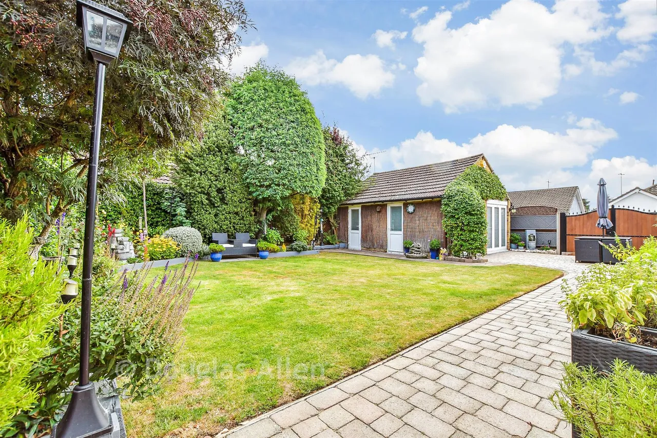 Alfred Gardens, Wickford, SS11, photo 22