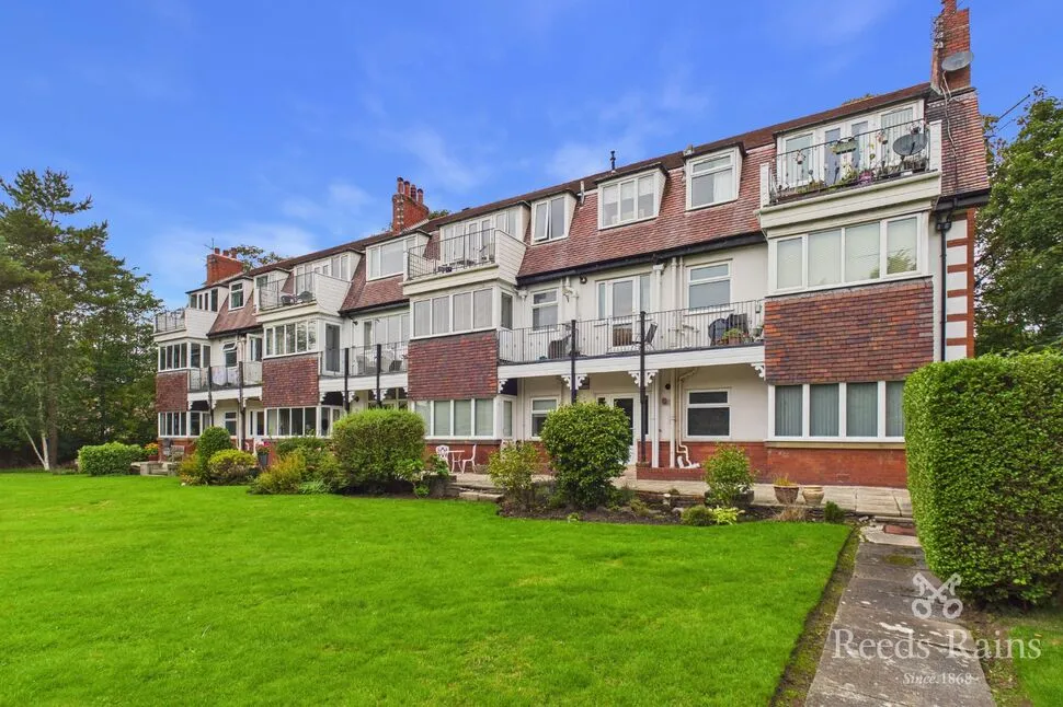 2 bed flat for sale, Moorland Road, Poulton-le-Fylde, FY6