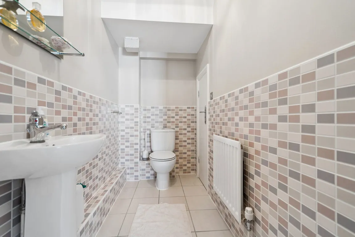 Viceroy Court, Northwood, HA6, photo 9