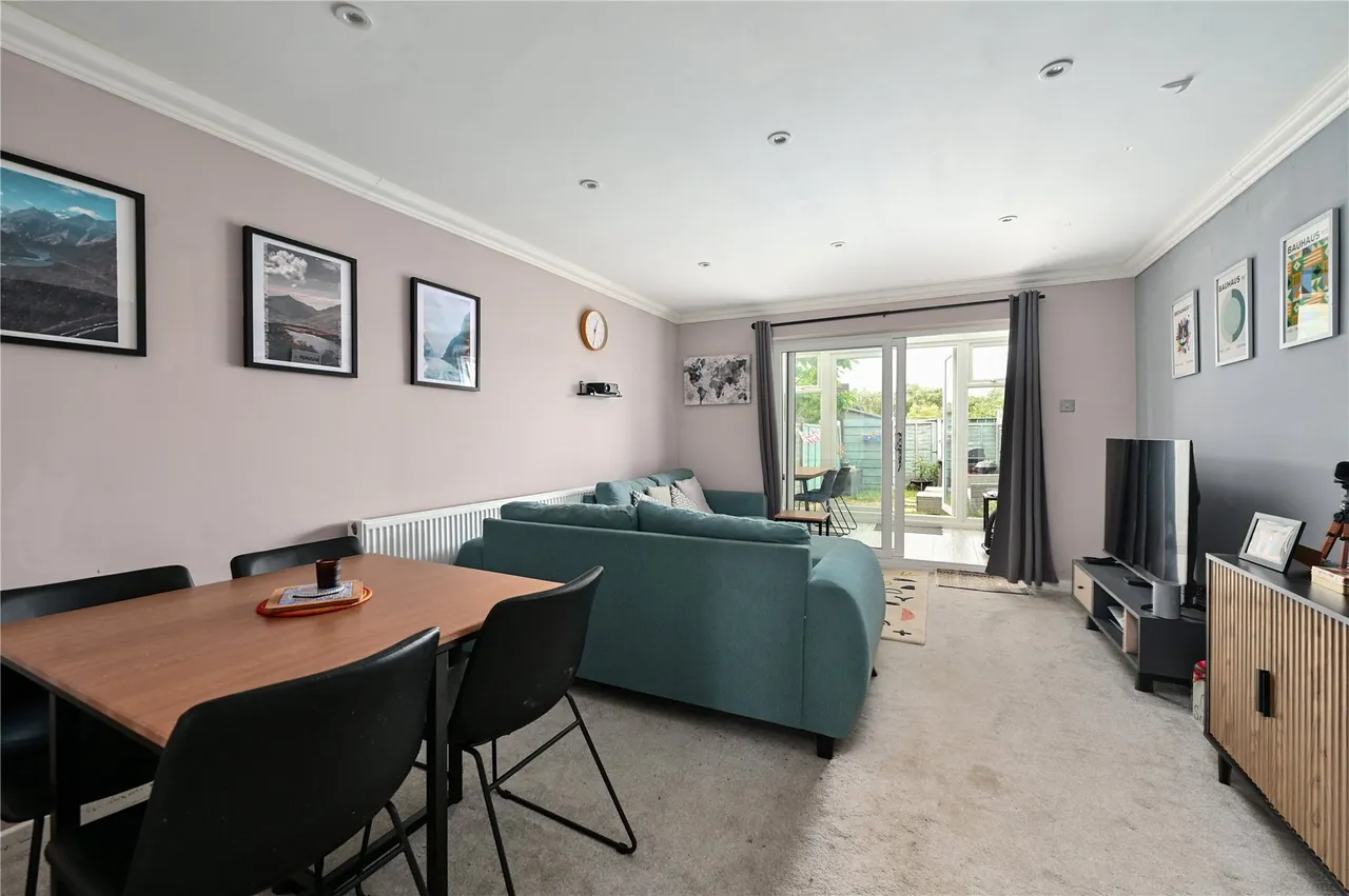 Peket Close, Staines, TW18, photo 8